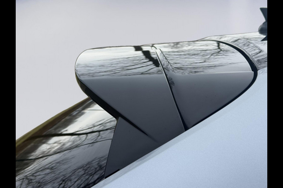 Peugeot e-208 EV GT Première 50 kWh, Panoramadak, achteruitrijcamera, stoelverwarming, 1/2 lederen sportinterieur, 17 inch