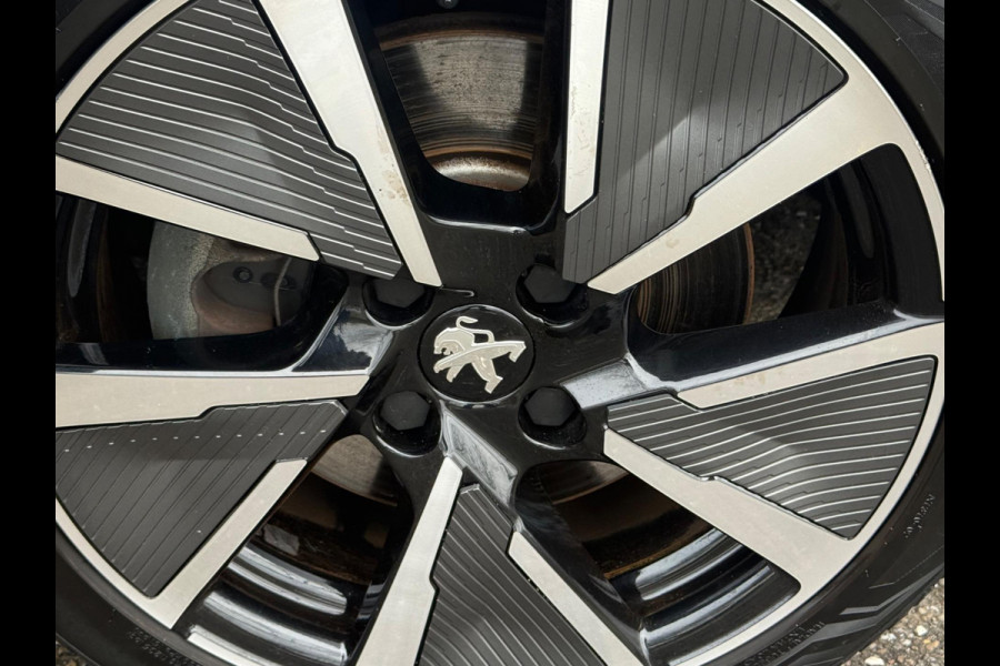Peugeot e-208 EV GT Première 50 kWh, Panoramadak, achteruitrijcamera, stoelverwarming, 1/2 lederen sportinterieur, 17 inch