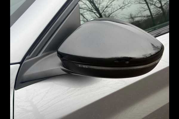 Peugeot e-208 EV GT Première 50 kWh, Panoramadak, achteruitrijcamera, stoelverwarming, 1/2 lederen sportinterieur, 17 inch