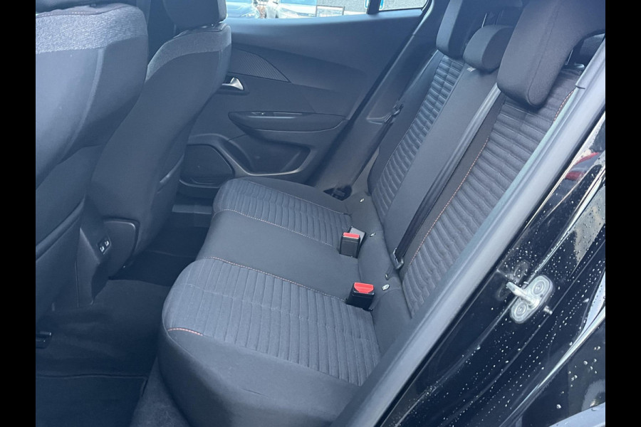 Peugeot e-2008 EV Active Pack 50 kWh SOH 91% | 3-FASE OPLADER | CAMERA | COMPLEET ONDERHOUDEN | RIJKLAAR | INCLUSIEF 12 MND BOVAG GARANTIE