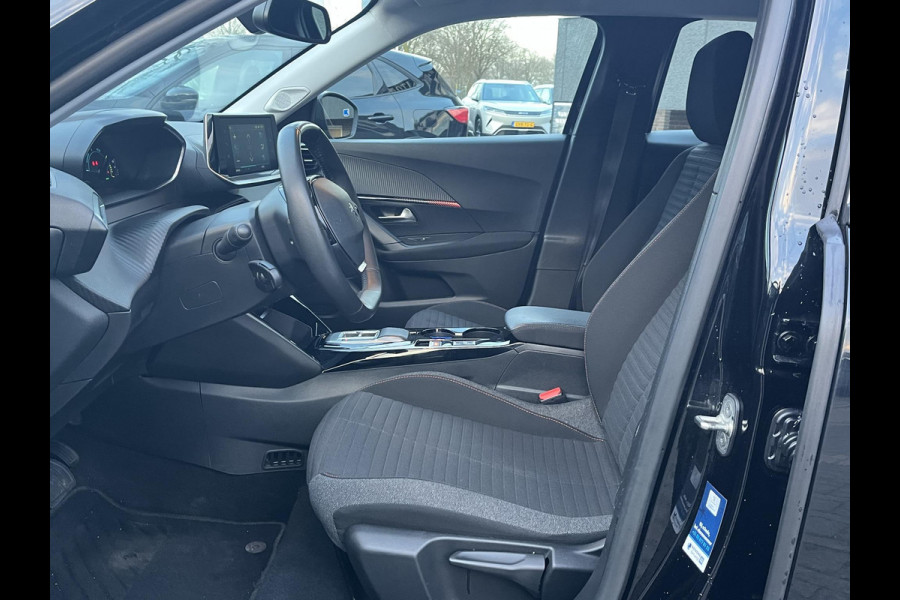 Peugeot e-2008 EV Active Pack 50 kWh SOH 91% | 3-FASE OPLADER | CAMERA | COMPLEET ONDERHOUDEN | RIJKLAAR | INCLUSIEF 12 MND BOVAG GARANTIE