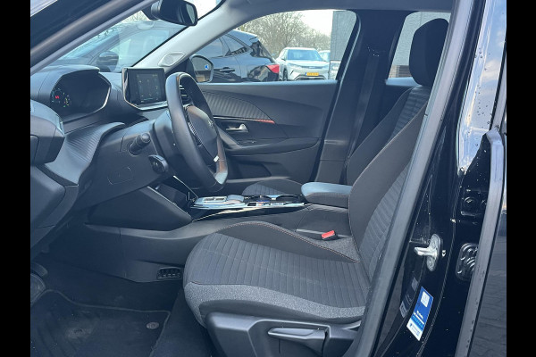 Peugeot e-2008 EV Active Pack 50 kWh SOH 91% | 3-FASE OPLADER | CAMERA | COMPLEET ONDERHOUDEN | RIJKLAAR | INCLUSIEF 12 MND BOVAG GARANTIE