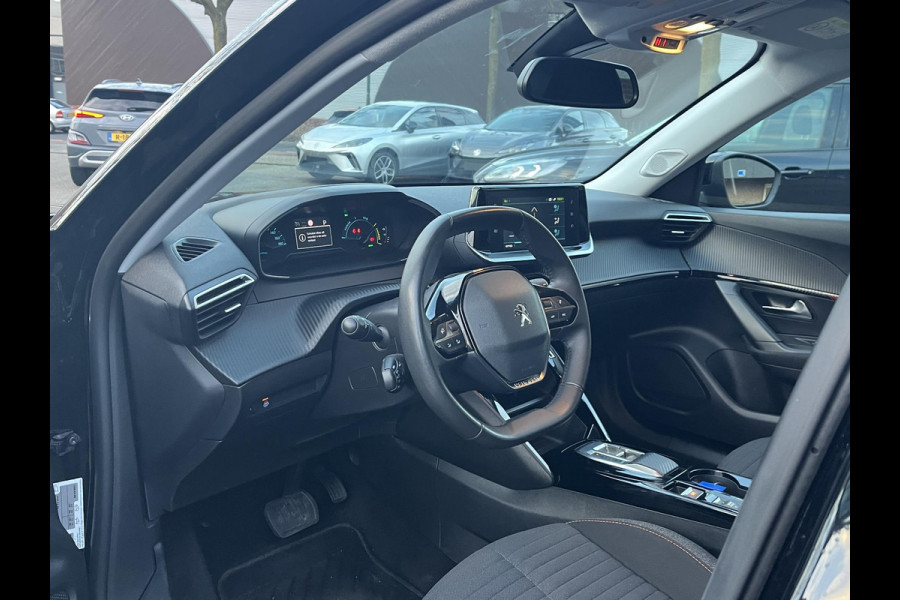 Peugeot e-2008 EV Active Pack 50 kWh SOH 91% | 3-FASE OPLADER | CAMERA | COMPLEET ONDERHOUDEN | RIJKLAAR | INCLUSIEF 12 MND BOVAG GARANTIE