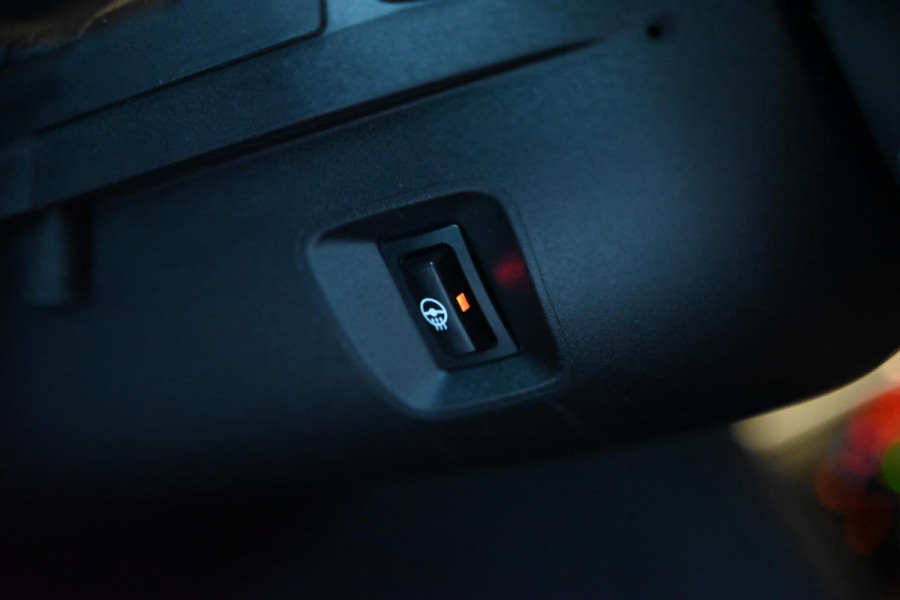 BMW 2 Serie Active Tourer 220i - Leer - Keyless Entry - Stuurverwarming - Panoramadak - Trekhaak -