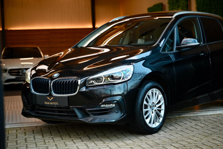 BMW 2 Serie Active Tourer 220i - Leer - Keyless Entry - Stuurverwarming - Panoramadak - Trekhaak -