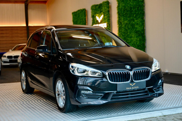 BMW 2 Serie Active Tourer 220i - Leer - Keyless Entry - Stuurverwarming - Panoramadak - Trekhaak -
