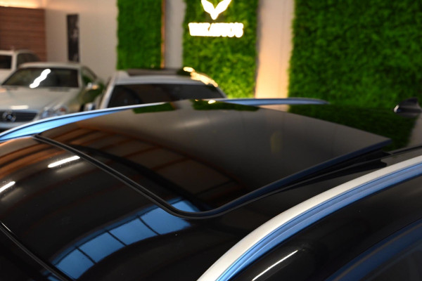 BMW 2 Serie Active Tourer 220i - Leer - Keyless Entry - Stuurverwarming - Panoramadak - Trekhaak -