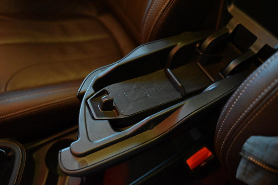 BMW 2 Serie Active Tourer 220i - Leer - Keyless Entry - Stuurverwarming - Panoramadak - Trekhaak -