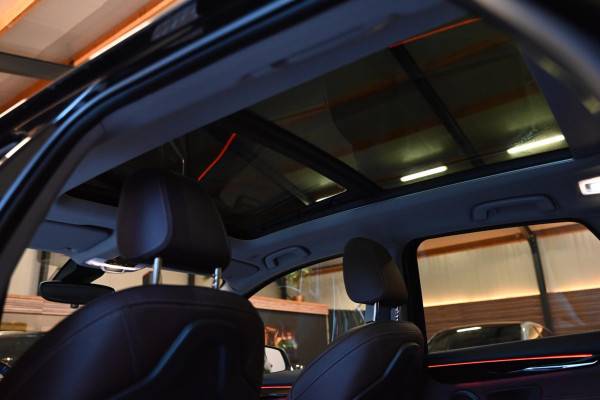 BMW 2 Serie Active Tourer 220i - Leer - Keyless Entry - Stuurverwarming - Panoramadak - Trekhaak -