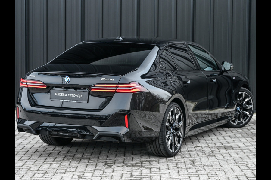 BMW 5 Serie 550e xDrive M Sport pro · Driving Assistant Professional · Stoel verwarming en ventilatie · Adaptive Suspension · Iconic Glow ·