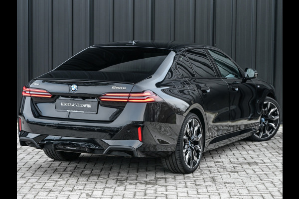 BMW 5 Serie 550e xDrive M Sport pro · Driving Assistant Professional · Stoel verwarming en ventilatie · Adaptive Suspension · Iconic Glow ·