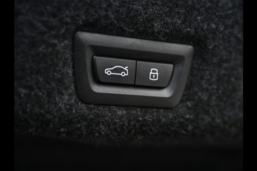 BMW 5 Serie 550e xDrive M Sport pro · Driving Assistant Professional · Stoel verwarming en ventilatie · Adaptive Suspension · Iconic Glow ·