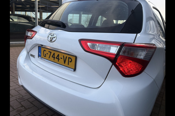 Toyota Yaris 1.0 VVT-i Connect 5-drs. CAMERA/CARPLAY/CLIMA/15INCH