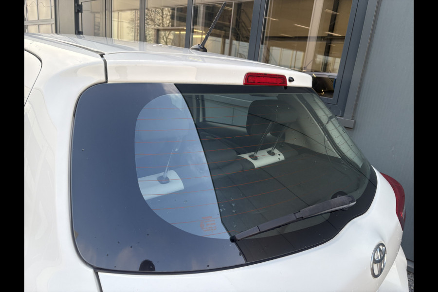 Toyota Yaris 1.0 VVT-i Connect 5-drs. CAMERA/CARPLAY/CLIMA/15INCH