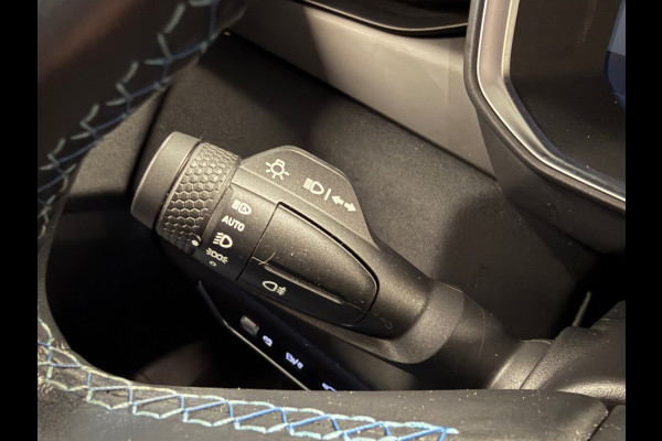 Lynk & Co 01 1.5 AUT. PLUG-IN HYBRIDE PANORAMADAK AIRCO CAMERA CRUISE PDC STOELVERWARMING APPLE CARPLAY