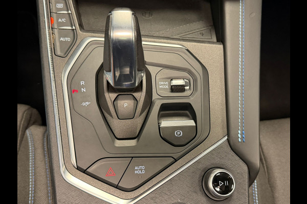 Lynk & Co 01 1.5 AUT. PLUG-IN HYBRIDE PANORAMADAK AIRCO CAMERA CRUISE PDC STOELVERWARMING APPLE CARPLAY