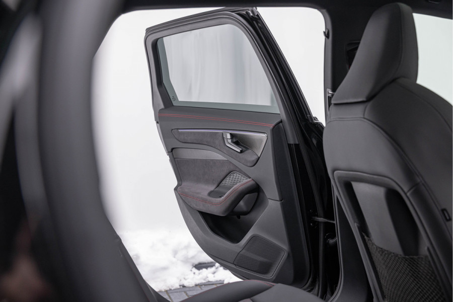 Audi A6 Avant 3.0 TFSI 367pk Quattro S-line Pano Luchtv. 4-wielsturing B&O 21''