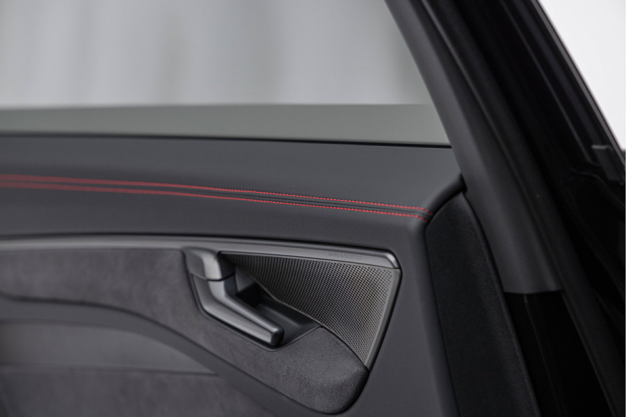 Audi A6 Avant 3.0 TFSI 367pk Quattro S-line Pano Luchtv. 4-wielsturing B&O 21''