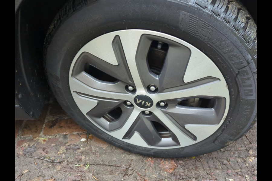 Kia e-Niro ExecutiveLine 64 kWh NL-AUTO | LEDER | PANODAK | 3 FASE