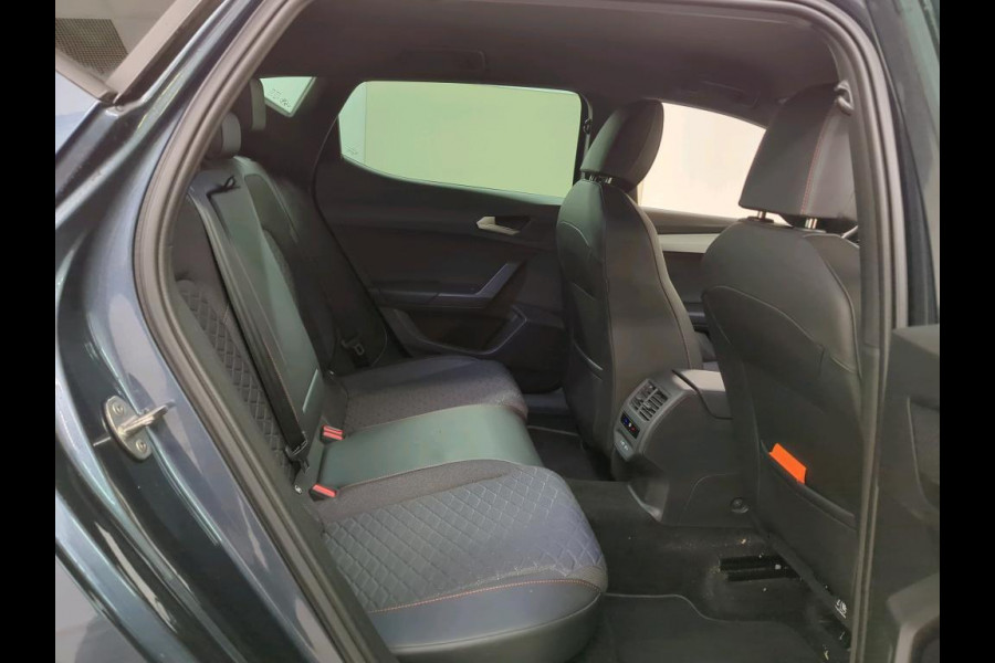 Seat Leon Sportstourer 1.0 TSI FR Business Intense NL-AUTO | CAMERA | STOEL/STUUR VERWARMING