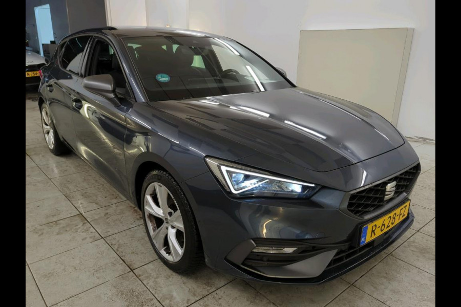 Seat Leon Sportstourer 1.0 TSI FR Business Intense NL-AUTO | CAMERA | STOEL/STUUR VERWARMING