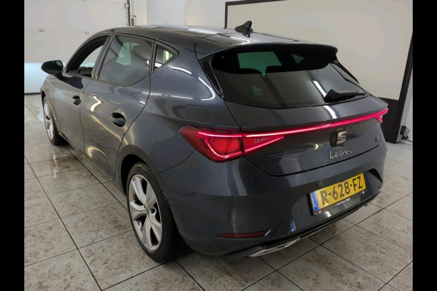Seat Leon Sportstourer 1.0 TSI FR Business Intense NL-AUTO | CAMERA | STOEL/STUUR VERWARMING