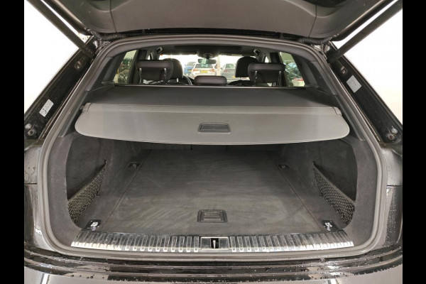 Audi e-tron 55 quattro Business edition Plus 95 kWh NL-AUTO | PANODAK | SOH 93% | TREKHAAK
