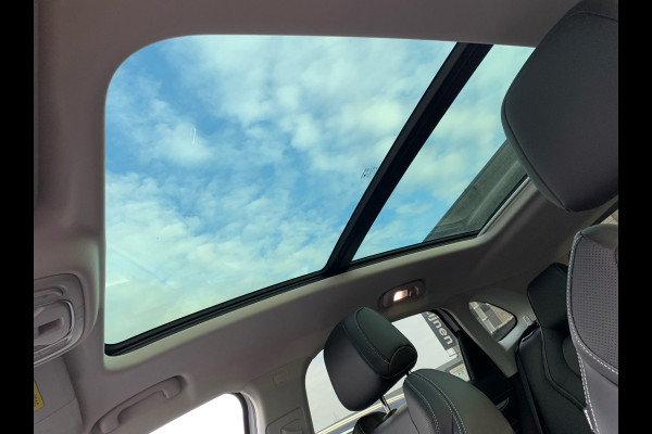 MG Marvel R Comfort 70 kWh / Panoramadak / Camera / Leder / Keyless / 19'' / Navigatie / DAB / Dodehoek / Warmtepomp / Virtual Cockpit