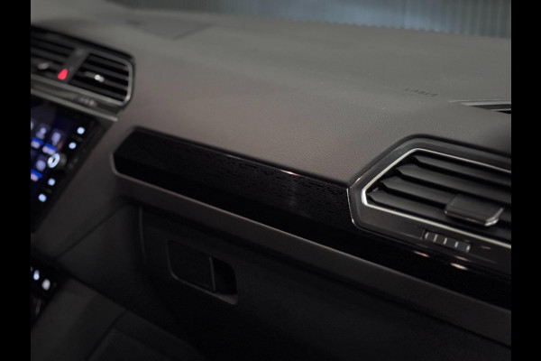 Volkswagen Tiguan 1.4 TSI ACT R-LINE | DSG | TREKHAAK