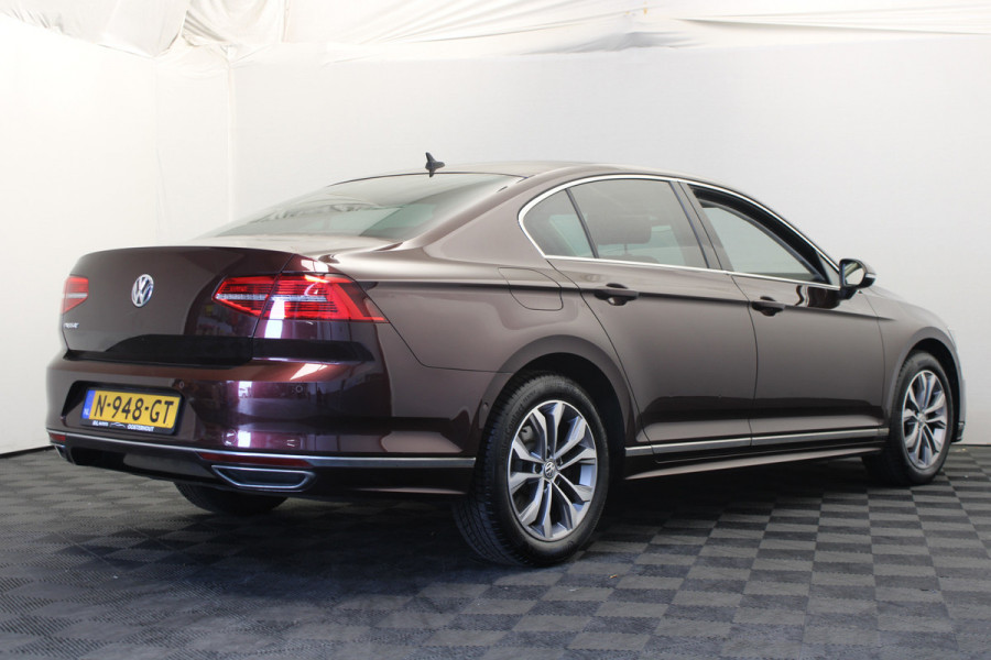 Volkswagen Passat 1.4 TSI ACT Highline Business R-line