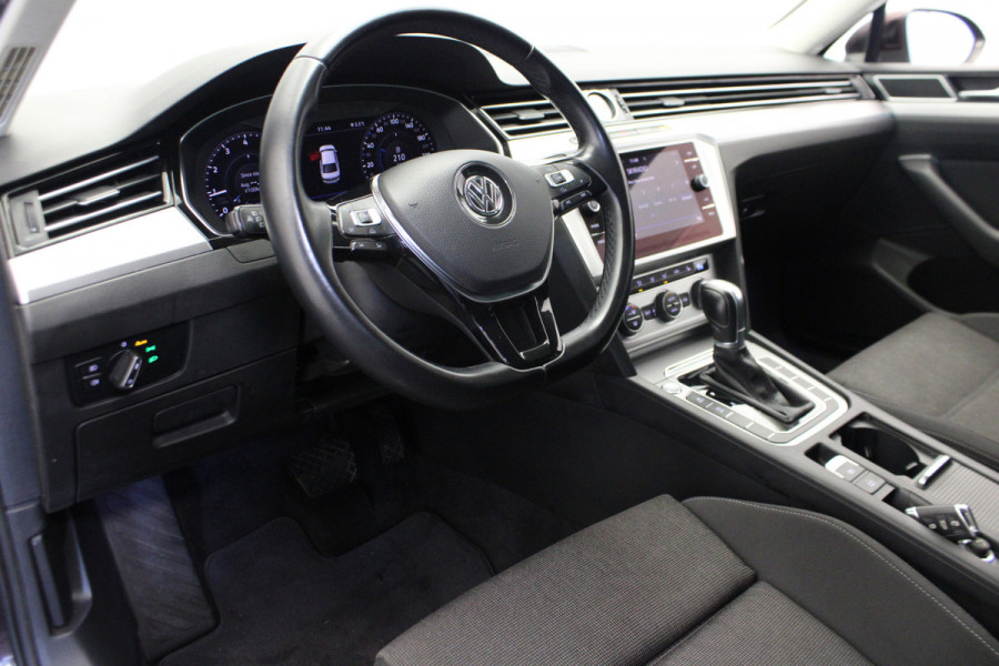 Volkswagen Passat 1.4 TSI ACT Highline Business R-line