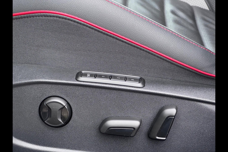 Volkswagen Golf 2.0 TSI GTI Clubsport Akra/Drift/Pano/Memory/H&K