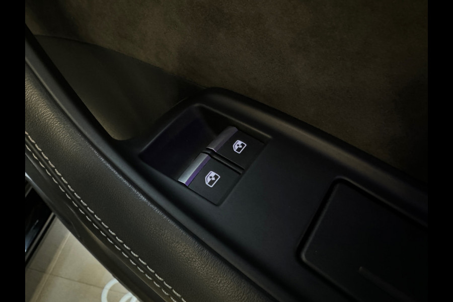 Audi Q8 55 TFSI e quattro S Line Pano|RS Seat|Massag|B&O|BTW