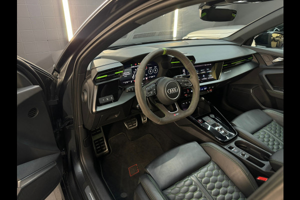 Audi RS3 Limousine 2.5 TFSI quattro Pano|Ceramic|HuD|Memory