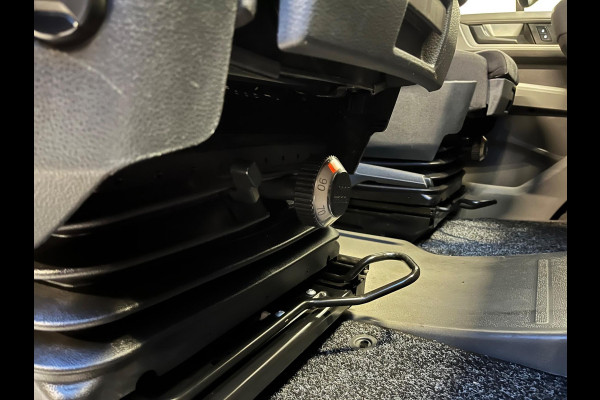 Volkswagen Crafter Automaat DSG 35 2.0 TDI 177pk euro6 L3H3 Highline, 2xMassage stoel, Airco, Navigatie, Trekhaak, RIJKLAARPRIJS!