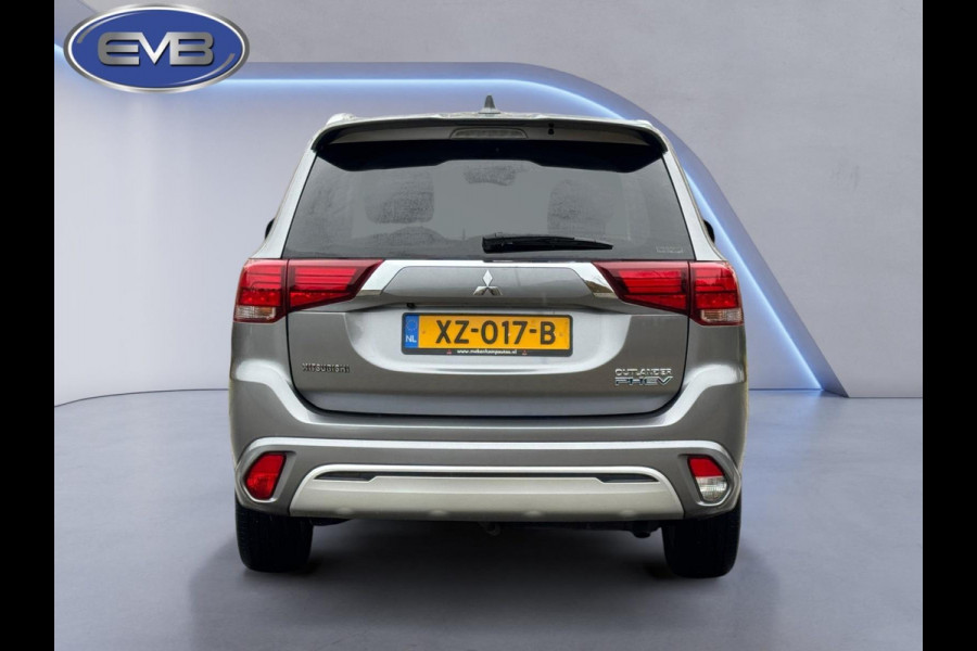 Mitsubishi Outlander 2.4 PHEV Pure+, vele opties, achteruitrijcamera, leder, 18 inch, trekhaak, NL auto met nap