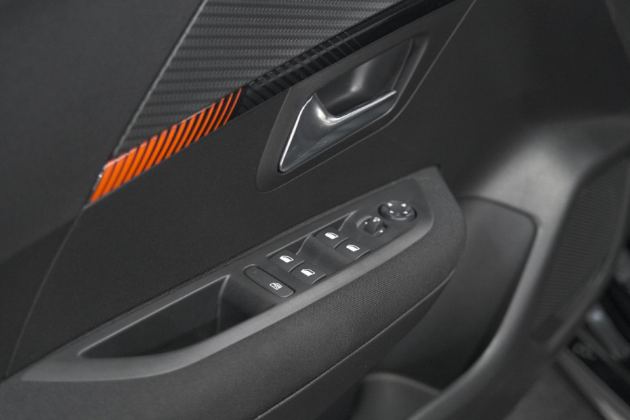 Peugeot 208 PureTech 100 EAT8 Active Pack | Parkeersensoren | Apple Carplay | Airco