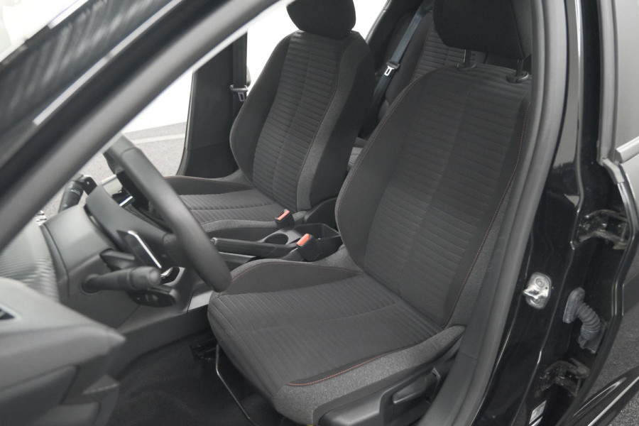 Peugeot 208 PureTech 100 EAT8 Active Pack | Parkeersensoren | Apple Carplay | Airco
