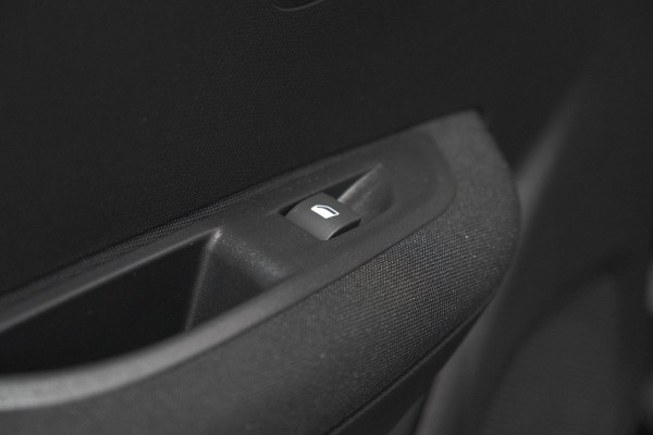 Peugeot 208 PureTech 100 EAT8 Active Pack | Parkeersensoren | Apple Carplay | Airco