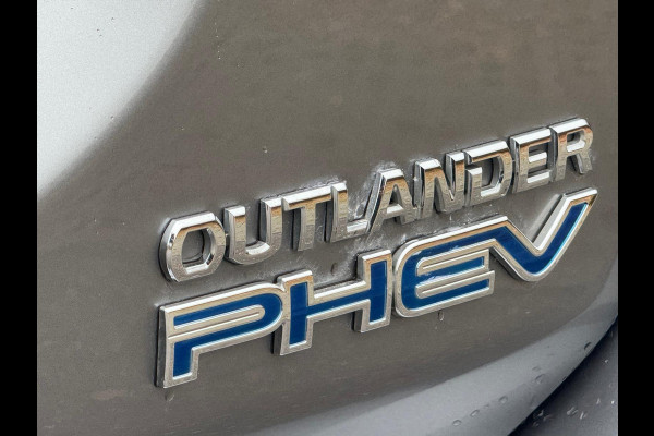 Mitsubishi Outlander 2.4 PHEV Pure+, vele opties, achteruitrijcamera, leder, 18 inch, trekhaak, NL auto met nap