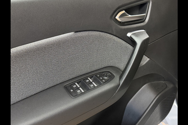 Renault Captur 1.3 TCe 160 EDC techno | Groot Navi | 18" | ACC | Stoel & Stuurverwarming | Camera | Nieuwstaat