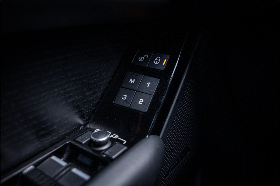 Land Rover Range Rover Velar 2.0 I4 Turbo AWD R-Dynamic HSE ** Panodak ** 22inch