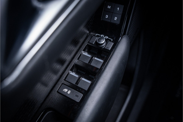 Land Rover Range Rover Velar 2.0 I4 Turbo AWD R-Dynamic HSE ** Panodak ** 22inch