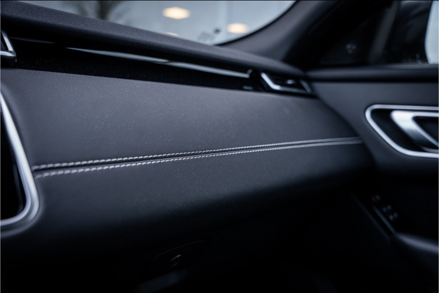 Land Rover Range Rover Velar 2.0 I4 Turbo AWD R-Dynamic HSE ** Panodak ** 22inch