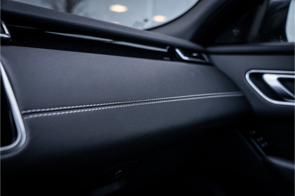 Land Rover Range Rover Velar 2.0 I4 Turbo AWD R-Dynamic HSE ** Panodak ** 22inch