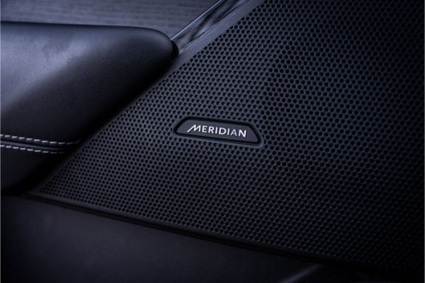 Land Rover Range Rover Velar 2.0 I4 Turbo AWD R-Dynamic HSE ** Panodak ** 22inch