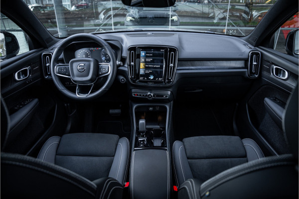 Volvo XC40 T4 Recharge Ultimate Dark ** Panodak ** Harman/Kardon ** Memory