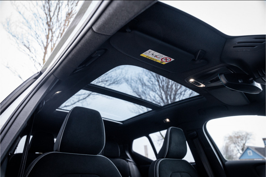 Volvo XC40 T4 Recharge Ultimate Dark ** Panodak ** Harman/Kardon ** Memory