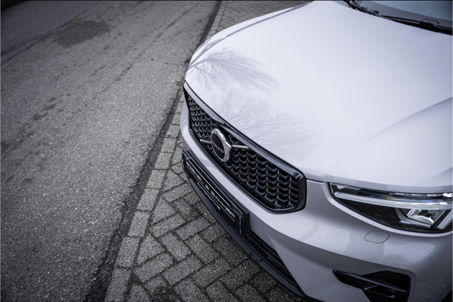 Volvo XC40 T4 Recharge Ultimate Dark ** Panodak ** Harman/Kardon ** Memory