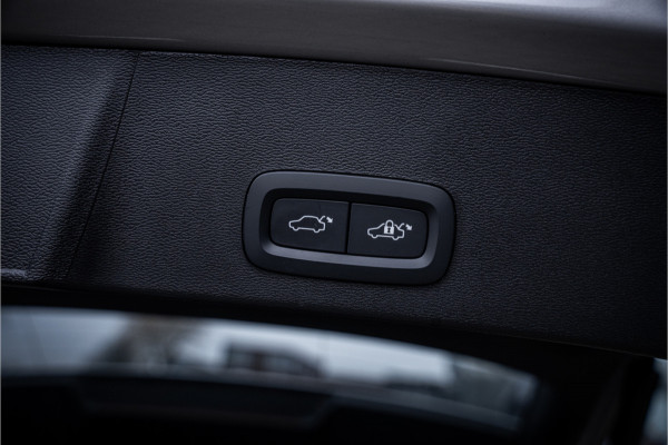 Volvo XC40 T4 Recharge Ultimate Dark ** Panodak ** Harman/Kardon ** Memory